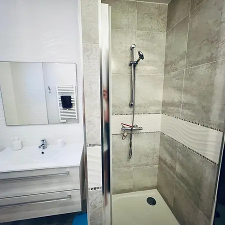 Livia Piscine 500m * Porticcio (Corsica)