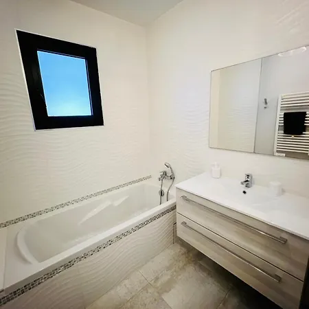 Livia Piscine 500m *