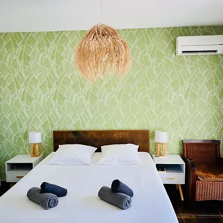 Livia Piscine 500m Semesterbostad *