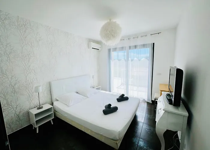 Livia Piscine 500m *