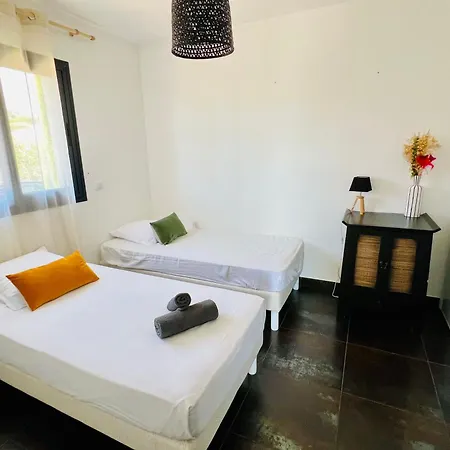 Livia Piscine 500m Holiday home