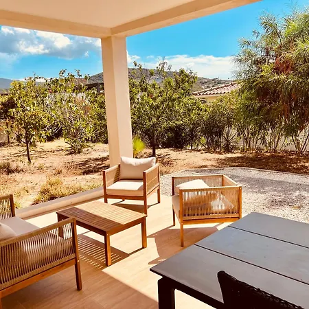 Livia Piscine 500m Holiday home