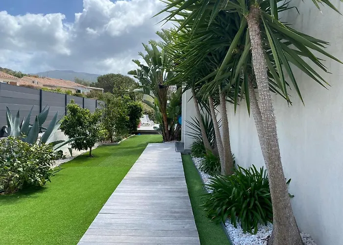 Livia Piscine 500m *