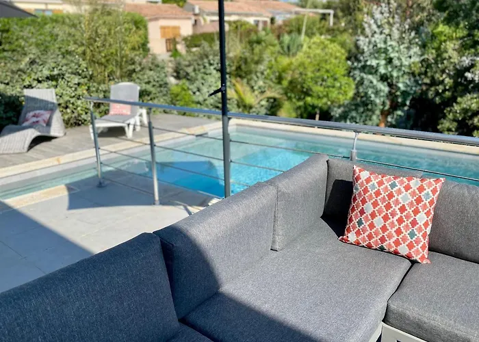 בית נופש Livia Piscine 500m *