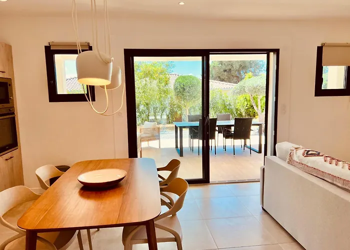 בית נופש Livia Piscine 500m