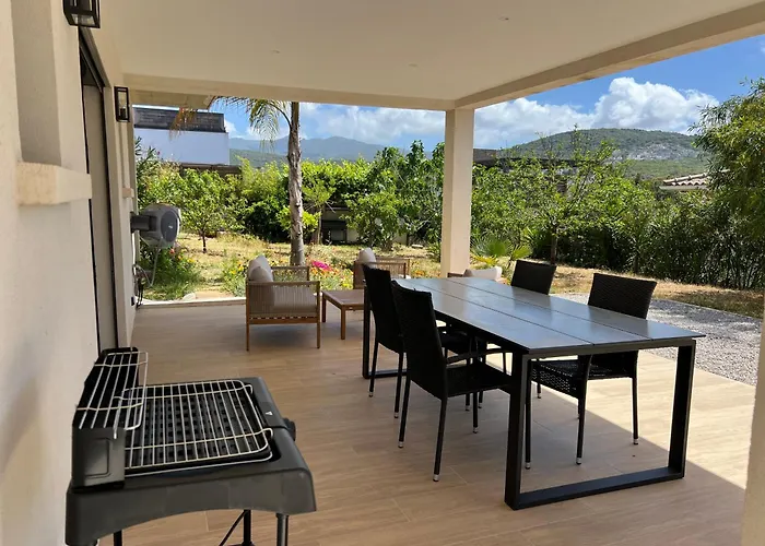 Livia Piscine 500m בית נופש *