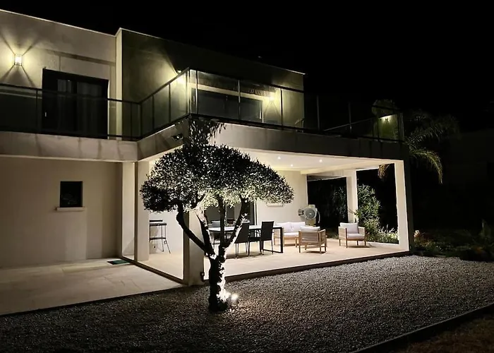 Livia Piscine 500m Holiday home