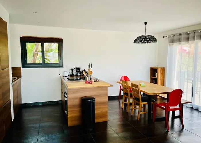 Livia Piscine 500m בית נופש *