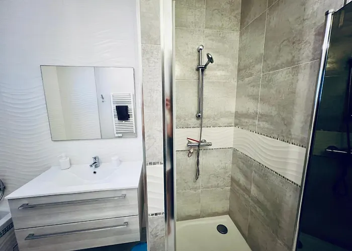 Livia Piscine 500m * פורטיסיו