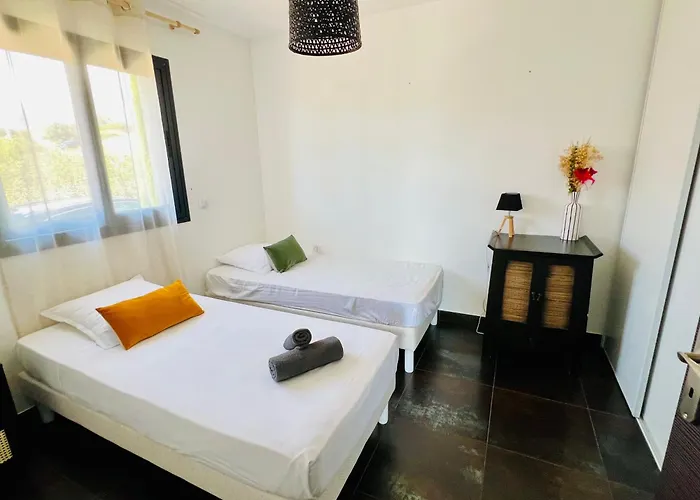 Livia Piscine 500m Holiday home